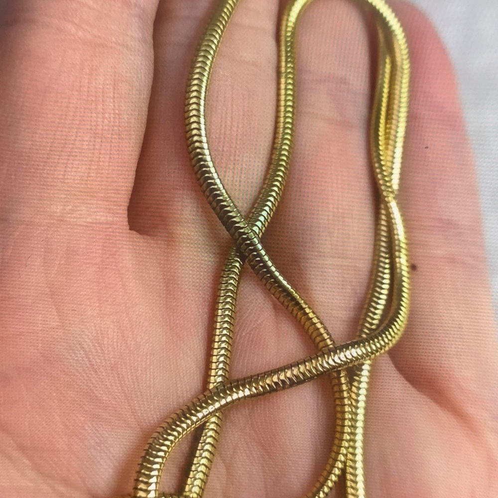 Chic Gold Necklace - Picture 5 of 6